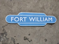 Panneau de signalisation ferroviaire antique personnalisé en métal rectangulaire, technique de lettrage au pinceau, émail vitreux, artisanat métallique du Nouvel An
