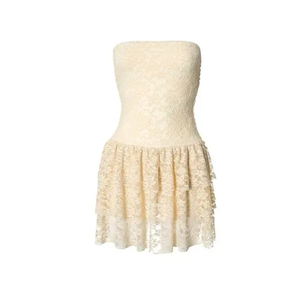 ชุดเดรสสั้นแบบไม่มีสายรัดไหล่ แต่งระบายลูกไม้เป็นชั้นๆ นิยมใช้เป็นชุดเจ้าสาวสไตล์ตะวันตกหรือชุดสำหรับงานเทศกาลสไตล์โบฮีเมียน - Product Image 1