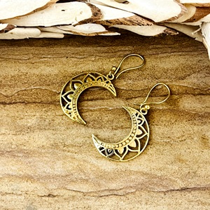 Pendientes de Diseño Único Boho Luna Tribal de Latón para Mujer, Chapados en Oro de 18k, Colgantes de Luna Creciente Celestial, Venta al por Mayor/OEM/ODM - Product Image 4