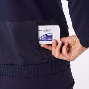 Conjunto de Uniforme Médico Unisex de Mezclilla Elástica Tejida Pinco Sports, Cómodo, Elegante y sin Costuras para Hospitales y Consultorios Médicos - Product Image 4