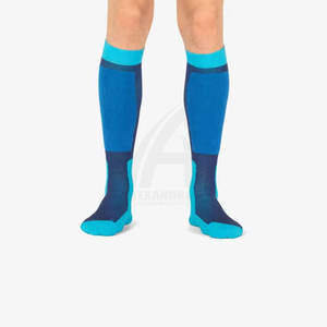 Calcetines de compresión ecuestres con diseño y logotipo personalizados para mujer, calcetines de equitación hasta la rodilla, a la venta por Alexandria Industries - Product Image 3