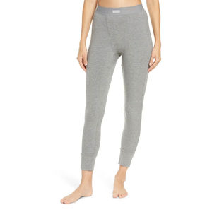 Pantalones de yoga grises sin costuras de cintura alta hasta el tobillo con cintura elástica para mujer - Product Image 1