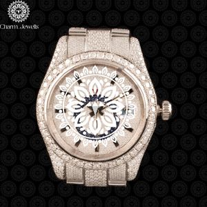 Montre de luxe Charm_Jewells en acier inoxydable, boîtier rond de 38 mm, mouvement à quartz analogique, fermoir pliant serti de diamants - Product Image 1