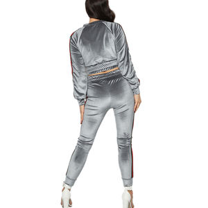 Ensemble de survêtement en velours personnalisé pour femme : sweat à capuche zippé et pantalon de jogging en velours - Product Image 5