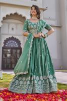 VISHNU K DESIGNS LAHENGA CHOLI DUPATTA VINTAGE POUR FÊTE EN SOIE CRÊPE PURE AVEC BRODERIE DE PAILLETTES LOURDES DE 7 MM, LONGUEUR PLIANTES, TAILLE REGULIÈRE