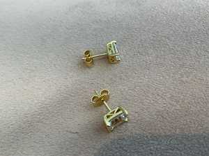 Pendientes solitarios de moissanita con corte esmeralda para mujer, chapados en oro con plata de ley 925, pendientes de regalo para boda o promesa. - Product Image 5