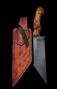 Couteau de chasse et de camping artisanal en acier Damas avec manche en bois, personnalisable OEM, incluant une fourreau en cuir de buffle - Product Image 4