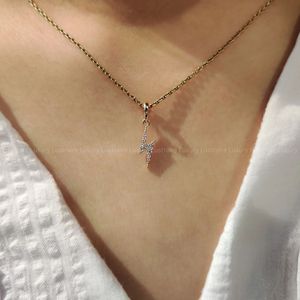Pendentif moderne en forme de foudre avec diamants ronds en or jaune, bijou raffiné pour femme, collier élégant, cadeau, bijoux personnalisés - Product Image 3