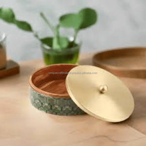 Royal Dome-Top Mango Wood Chapati Box con ilustraciones Meena y tapa de metal | Caja de pan de esmalte decorativo para regalar y exportar - Product Image 3