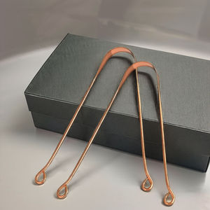 Raspador de Lengua de Cobre Premium |   Limpiador de Lengua de Cobre Puro Hecho a Mano |   Proveedor Mayorista de Marca Privada - Product Image 1