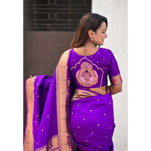 Sari de Seda Paithani Tejido con Zari Morado, Ropa India y Pakistaní con la Imagen de la Diosa Mahalaxmi del Templo de Mahalaxmi - Product Image 3