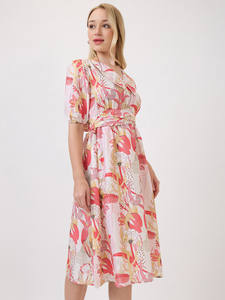 Vestido Midi Acampanado de Georgette con Estampado Tropical Rosa, Ecológico, Cintura Natural, Cuello en V, Mangas Cortas y Dobladillo Acampanado - Product Image 2