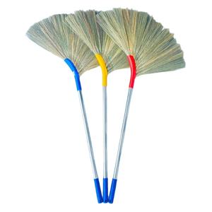 Bâtons de balai en plastique de haute qualité en gros avec manche de balai d'herbe fournitures de nettoyage essentielles pour un usage domestique - Product Image 2