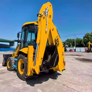 Excavatrice sur chenilles d'occasion de 3000 kg à faible nombre d'heures de fonctionnement, avec cabine entièrement vitrée et lame de nivellement avant pour un nivellement de précision - Product Image 1