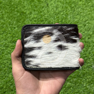 Portefeuille fin en cuir de vachette véritable avec poils, fait main, bifold, porte-cartes, design élégant et compact - Product Image 1