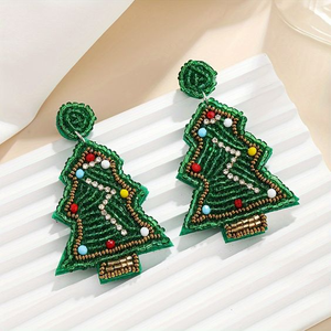 Perles de rocaille rouges et vertes tendance et festives, légères, faites à la main avec motif d'arbre de Noël pour les fêtes par MULTI CRAFT - Product Image 3