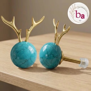 Poignée de meuble moderne en laiton et résine Ba, forme lapin, turquoise et or, multifonctionnelle, réglable, durable et écologique - Product Image 2