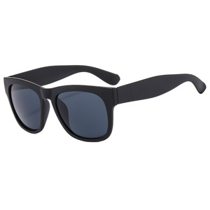 Lunettes de soleil carrées noires, verres miroir multicolores, protection UV, lunettes tendance, protection UV, lunettes de soleil noires - Product Image 3