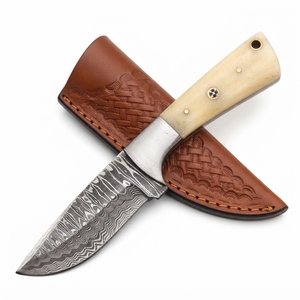 Couteau de chasse, de camping et de bushcraft à lame fixe en acier Damas forgé sur mesure avec manche en os, vente en gros OEM - Product Image 1