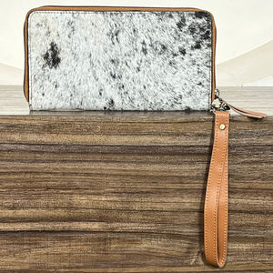 Cartera de mano de cuero con diseño de girasol, hecha a mano, lista para enviar, con cierre de cremallera, de piel de vaca con pelo, para mujer. - Product Image 5