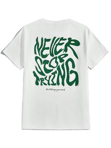 T-shirt en mélange de coton et de polyester pour hommes Autocollant avant et arrière conçu pour une silhouette moderne qui flatte tous les types de corps - Product Image 2