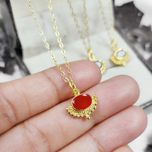 Collier Pendentif Ovale en Cornaline Naturelle, Chaîne de 18 Pouces, Monture Chrétienne en Argent Sterling, Design Minimaliste - Product Image 3