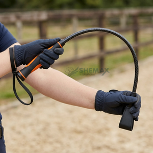 Fouet d'équitation professionnel fabriqué avec des matériaux de qualité, poignée ergonomique et sensation légère pour une conduite contrôlée. - Product Image 6