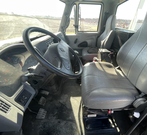 Grue de camion montée sur International Workstar 7500 de 2006, modèle AC26-103RM, capacité de levage de 2200 lb. - Product Image 5