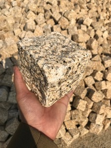 Pierre de granit jaune naturelle du Vietnam, fendue à la main, pour façades, aménagement paysager, pavage, sols et aéroports, avec garantie de 5 ans - Product Image 3