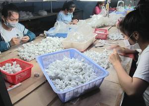 Acheter des statues de chat de style européen en vrac Décoration de maison abordable et élégante pour les collectionneurs et les détaillants - Product Image 6