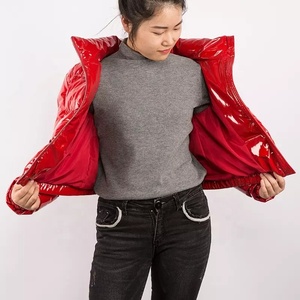 Chaqueta acolchada corta de Invierno para mujer 2020 burbuja personalizada brillante con detalle acolchado forro de nailon transpirable producto terminado - Product Image 4