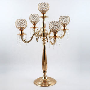 Candelabro de Metal Dorado de 5 Brazos con 2 Portavelas Cónicos, Forma Alta para Decoración de Mesa de Boda, Hogar, Navidad - Product Image 6