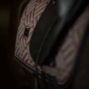 Tapis de selle anglais personnalisables de haute qualité avec doublure en polaire et coton, style dressage, disponibles en différentes tailles et couleurs - Product Image 6