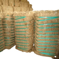 Balle de fibres de coco brunes écologiques 100% naturelles, longueur 6-20 cm, exportée d'Inde