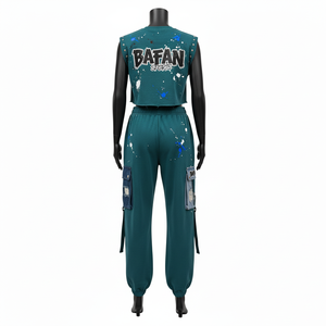 Ensemble haut court sans manches et pantalon cargo en molleton de coton et polyester 320 GSM premium, vert, avec logo en patch denim, pour femme - Product Image 6