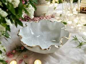 Bol décoratif artisanal en résine époxy blanche moyenne, design géode - Product Image 6