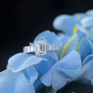 Bague en diamant taille émeraude cultivé en laboratoire 1,60 carat D VVS2 certifiée IGI Or blanc 14K plaqué rhodium Bijoux de fiançailles et de mariage - Product Image 2