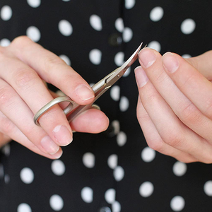 Ciseaux à cuticules personnalisés pour la beauté des ongles, lame courbée et tranchante, acier allemand, pointe fine, ciseaux à cuticules pour droitiers - Product Image 6