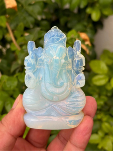 Estatua de Ganesha Tallada a Mano en Opalita |   Ídolo de Ganesha de Cristal |   Decoración de Altar para Divinitades Hindúes |   Figuras Espirituales al por Mayor - Product Image 1
