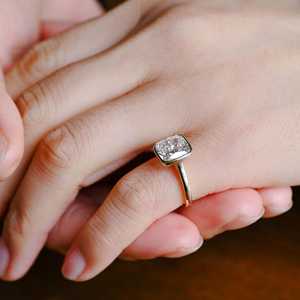 Bague signet en or massif 18 carats avec diamant naturel taille coussin 1,01 carat, minéraux des terres rares, idéale pour les fiançailles, les mariages et les bijoux de charme. - Product Image 5