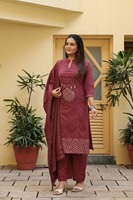 Ensemble Kurti droit en pur coton de qualité supérieure pour femme, avec pantalon et dupatta, orné de motifs miroir et imprimés