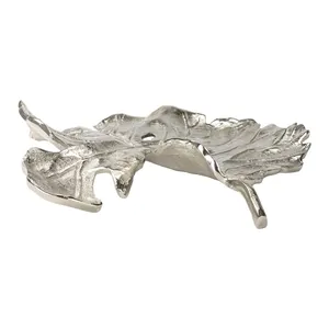 Bandeja Metálica de Lujo Hecha a Mano para Decoración Premium del Hogar, Elegante Bandeja Decorativa Metálica para Estilo Interior Moderno, Chapada en Oro Zahid Segura - Product Image 5