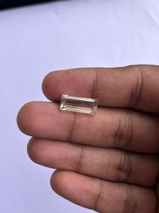 พลอยสกาโปลไลต์สีเหลืองธรรมชาติทรงแปดเหลี่ยมเจียระไน - Product Image 3