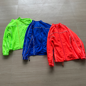 Veste personnalisée à fermeture éclair, coupe-vent réfléchissant en nylon, coupe-vent léger en polyester, veste coupe-vent pour l'extérieur - Product Image 2