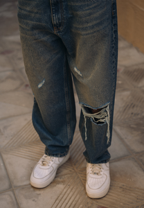 Jeans de mezclilla ajustados de diseño personalizado, estilo urbano para hombre, transpirables, antiarrugas, con bolsillos, estilo OEM - Product Image 2