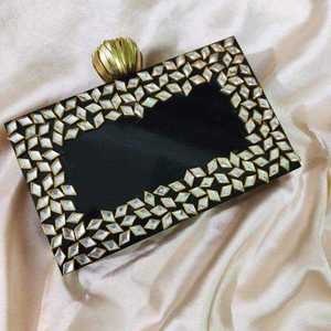 Peinture sur résine écologique peinte à la main, personnalisée pour femme, tendance, pour mariage ou fête, par HANNAN HANDICRAFT - Product Image 5