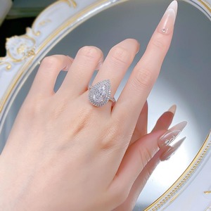 Bague de fiançailles en diamant pour femme, style solitaire élégant et étincelant, idéale pour une demande en mariage, bijou raffiné, en promotion - Product Image 2