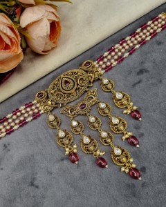 Ensemble de collier ras-de-cou perlé de créateur avec boucles d'oreilles à perles tombantes et mangtika, bijoux de mode ethniques pour tenues festives, fabricant - Product Image 2