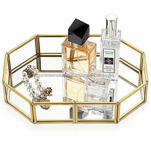 Plateau en cristal unique personnalisé Plateau de service transparent Plateau en acrylique avec poignée en métal doré pour hôtel Restaurant 2 acheteurs - Product Image 3