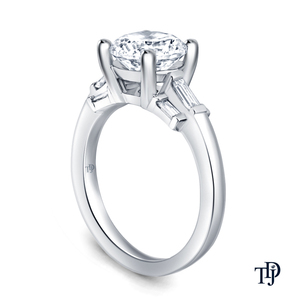 Anillo de compromiso con detalles de baguette en oro de 10K y centro de diamante esmeralda, fabricante mayorista y minorista OEM - Product Image 5
